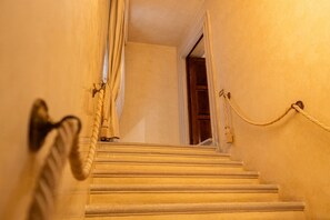 Interior - Luxurious Maffei Palace - Domus Verona (Verona)