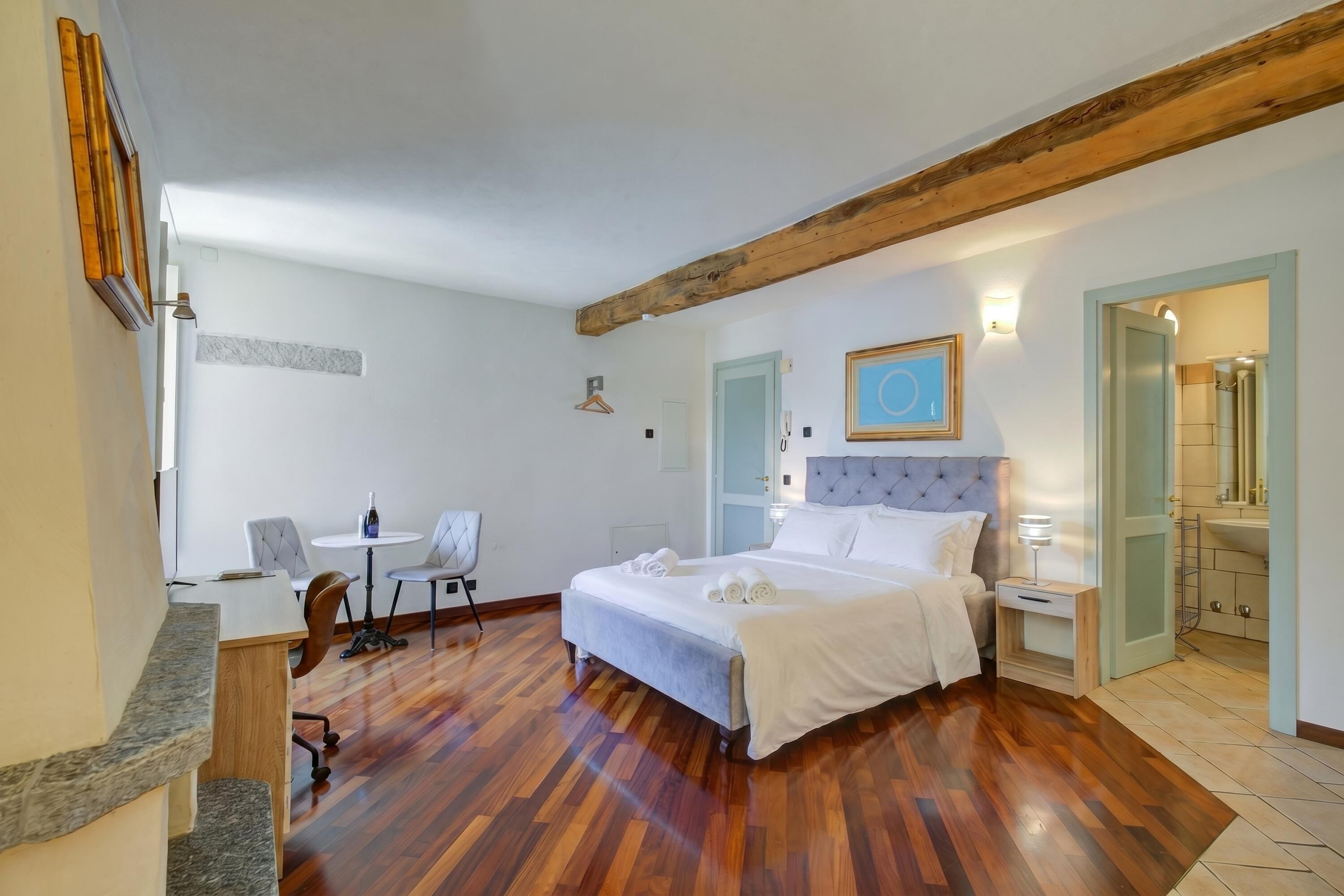 Standard Studio, Mountain View, Lakeside (Palazzo Gritti Fiordaliso) | Laptop workspace, free WiFi, bed sheets