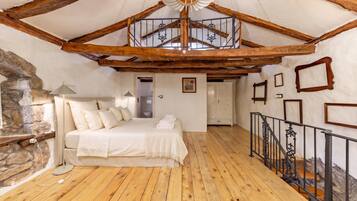 Family House, 1 Bedroom, Fireplace (Nature & Pool Escape - Stone House)