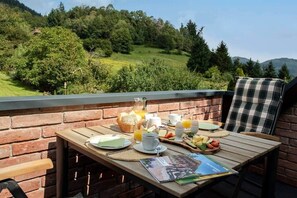 Outdoor dining - Pine Cone Loft - Peaceful Nature Escape near Baden-Baden (Baden-Baden)