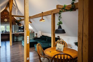 TV - Pine Cone Loft - Peaceful Nature Escape near Baden-Baden (Baden-Baden)
