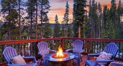 Private Hot Tub + Fire Pit + Sunroom + Mountain Views | Crown Ridge Retreat
