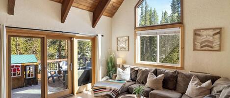 Smart TV, fireplace, offices