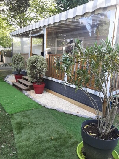 Escape to Gastes: Mobile Home for 8 with Pools and Private Terrace