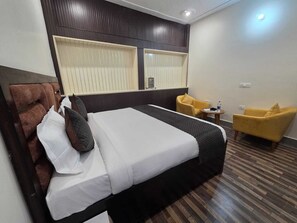 Room - Samlaun (Kholachauri)