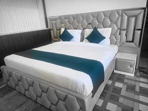 Deluxe Room - Samlaun (Kholachauri)