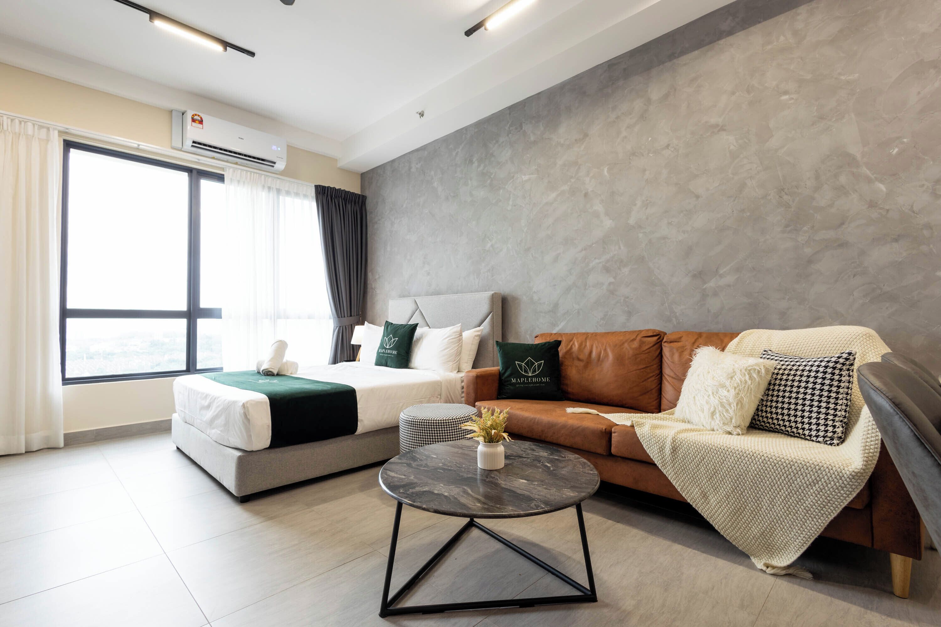 Deluxe Studio, 1 Queen Bed, Non Smoking | Living area | 43-inch Smart TV with digital channels