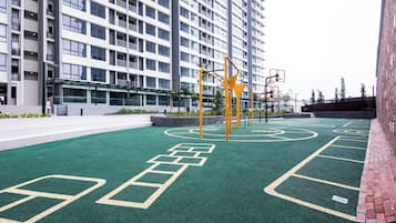 Children’s play area – outdoor