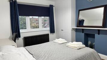 1 chambre, fer et planche Ă repasser, Wi-Fi, draps fournis