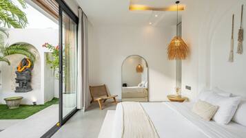Caja de seguridad en la habitación y escritorio