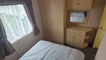Mökki | 2 makuuhuonetta, yksilöllisesti sisustettu, yksilöllisesti kalustettu