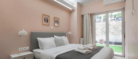Apartment, 2 Bedrooms, Kitchen, City View | Egyptian cotton sheets, premium bedding, in-room safe