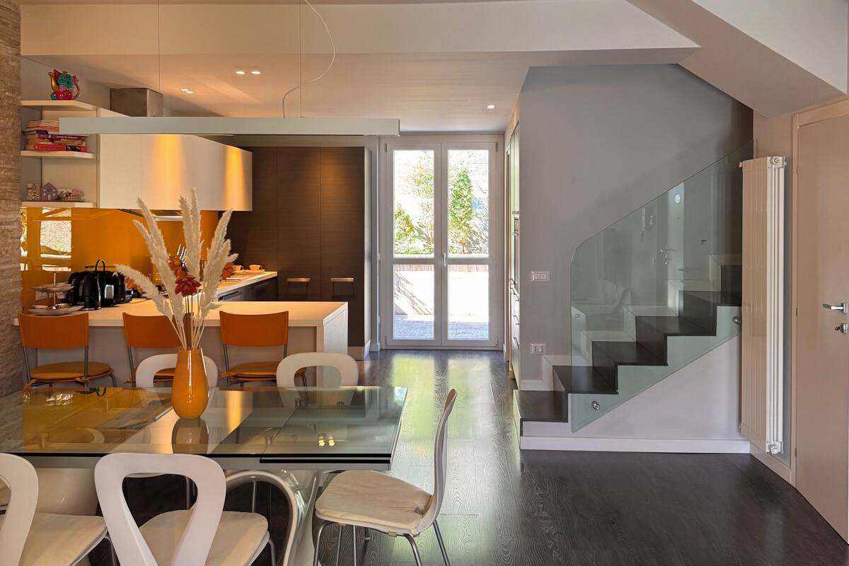 Superior House, Lake View | Living area