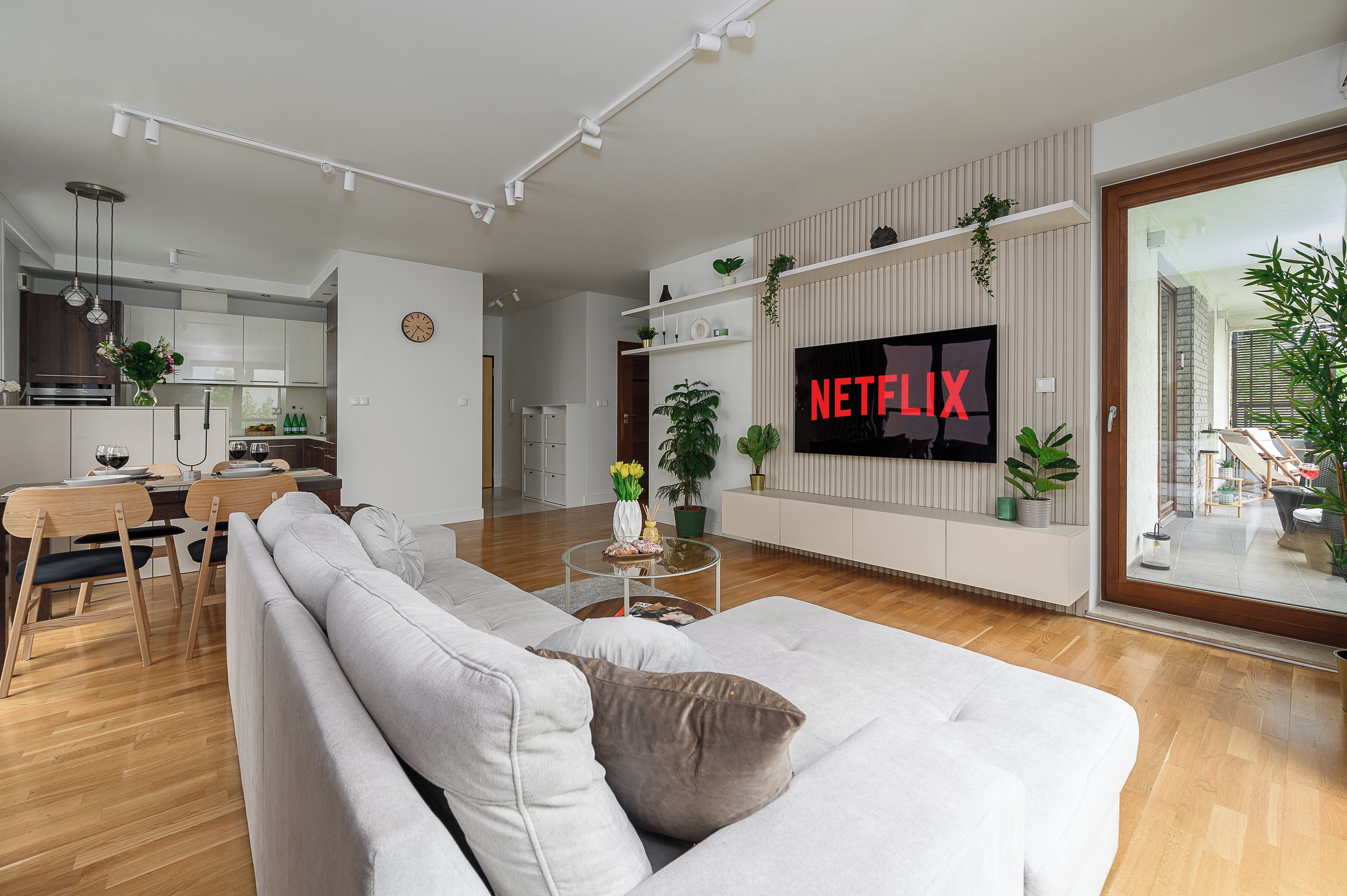 Comfort Apartment, Balcony, City View | Living area