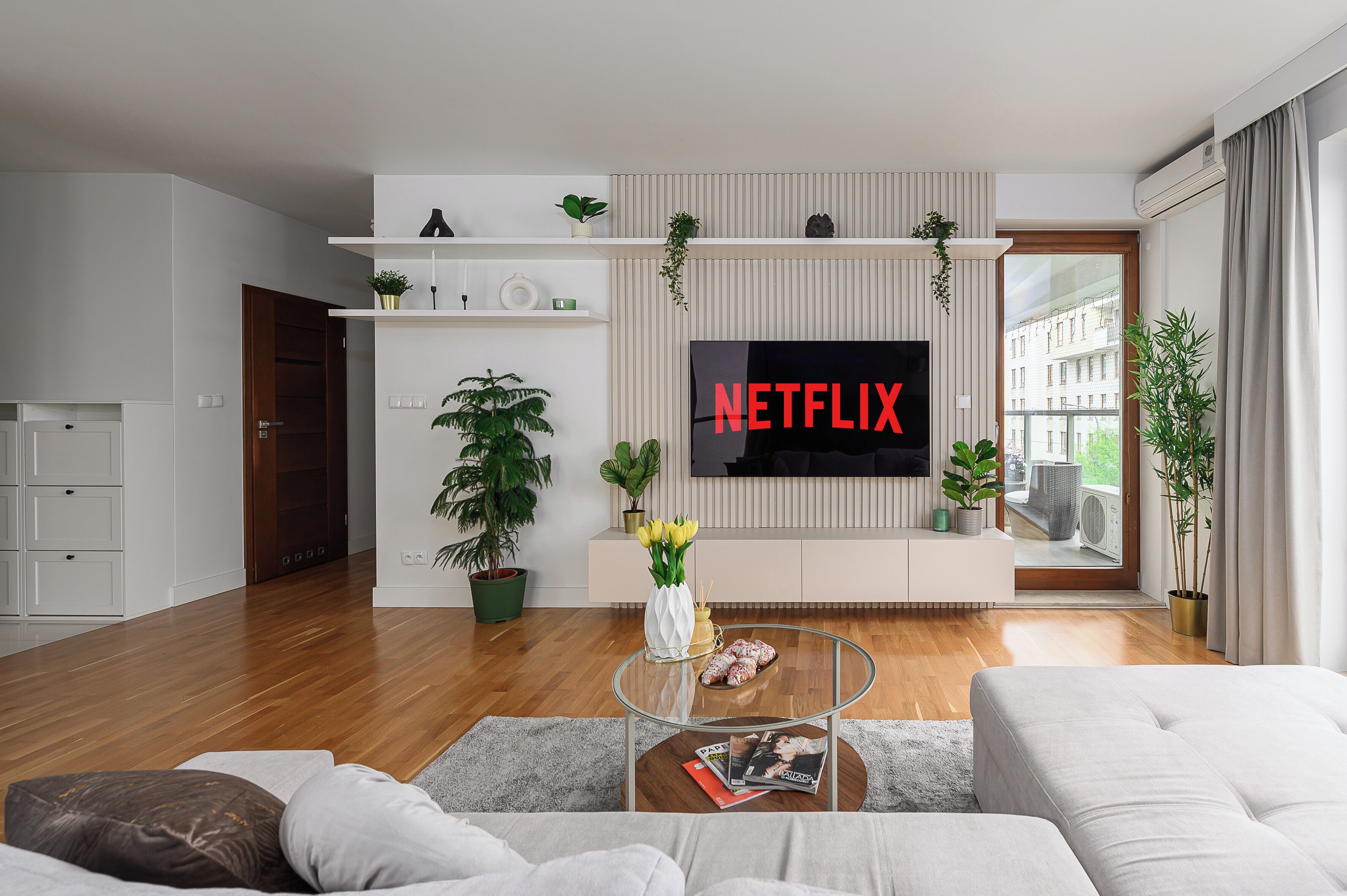 Comfort Apartment, Balcony, City View | Living area