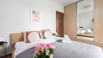 Comfort Apartment, Balcony, City View