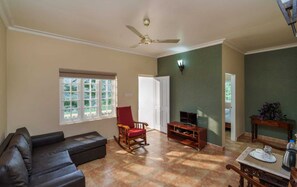 Suite Supérieure, vue vallée | Coin séjour