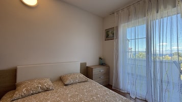 Apartment, 2 Bedrooms, Smoking, Balcony | 2 bedrooms