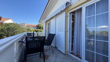 Apartamento, 2 quartos, para fumantes, sacada | Sacada
