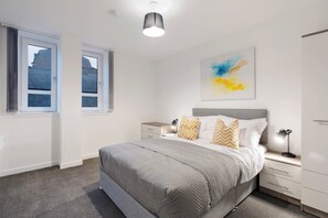 1 bedroom, iron/ironing board, WiFi - City Point Aberdeen by Guestz (Aberdeen)