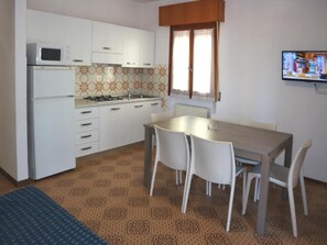 Dining - Reliable family apartment in a great area (Lignano Sabbiadoro)