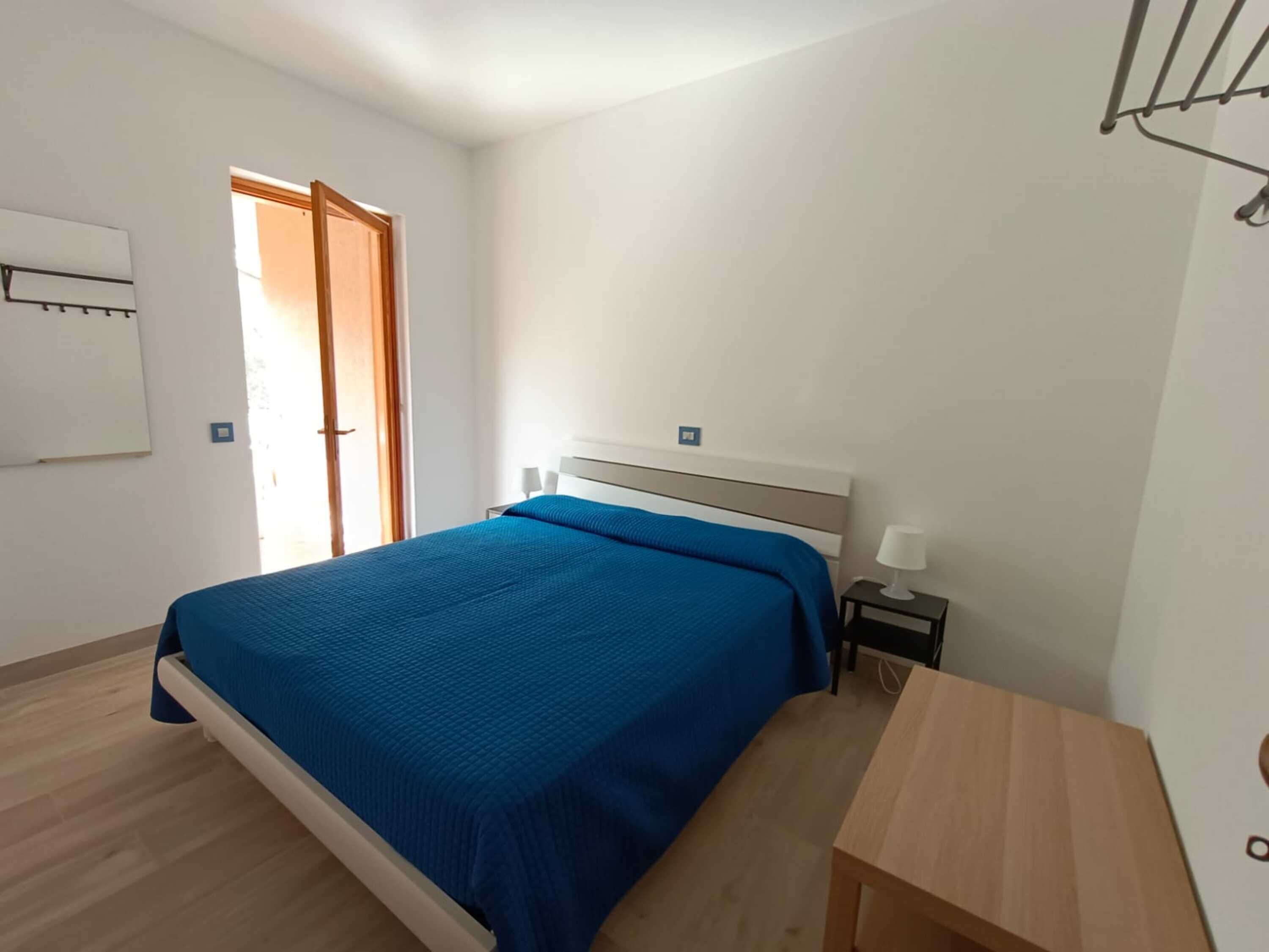 1 bedroom, bed sheets