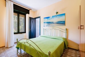 3 habitaciones y tabla de planchar con plancha 