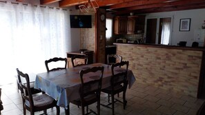 Dining - Ideal for hiking, family activities and canyoning! (juvinas)