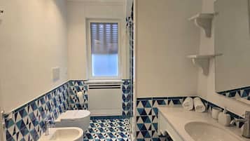 Apartment | Bathroom