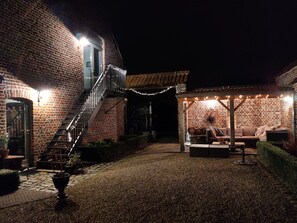 Terrace/patio - Gavershof B&B - Holiday rental close to The Wall and PairaDaiza (Geraardsbergen)