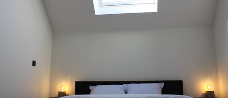 3 quartos, ferros/tábuas de passar roupa, Wi-Fi, roupa de cama