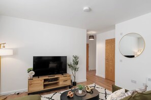 Smart TV - City Point Aberdeen by Guestz (Aberdeen)