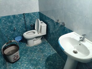 Chambre Double Deluxe, balcon, vue montagne | Salle de bain