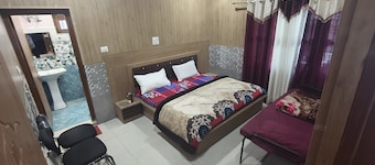 Omji - Kalindi Seva Sadan  
