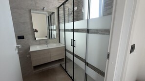 Bathroom - Aura Studio in Torre Lapillo – Wi-Fi, Air Conditioning, and Garden (Boncore)