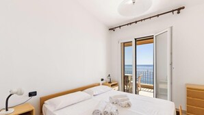 2 bedrooms - Is Feminas 43 – Seafront stay with direct beach access 🌊☀️ (Bari Sardo)