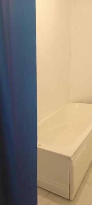 Classic Studio | Bathroom - Reaksa Hostel Koh Rong (Koh Rong)