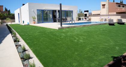 Super modern villa located 10 minutes by car from Palma city centre and Portixol
