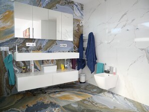 Bathroom - Super modern villa located 10 minutes by car from Palma city centre and Portixol (Palma de Mallorca)