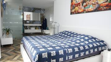 4 slaapkamers, een strijkplank/strijkijzer, wifi, beddengoed