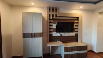 Deluxe Room, Mountain View | Interior