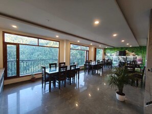 Dining - Summer hill resort (Shimla)