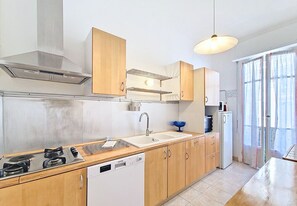Fridge, microwave, oven, dishwasher - New! N&J -LE CATINAT - Spacious - Balcony (Nice)