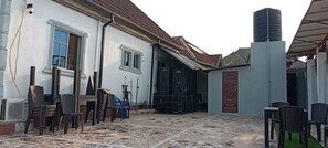 Outdoor dining - REAL P&D HOTEL AND SUITES  (Ifon)