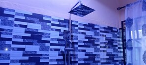 Comfort Apartment, 1 Bedroom, Transfer Shower, Annex Building | Bathroom - REAL P&D HOTEL AND SUITES  (Ifon)