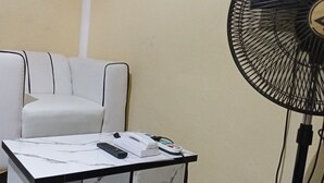 Comfort Apartment, 1 Bedroom, pancuran mandi boleh pindah, Annex Building | Bahagian dalam