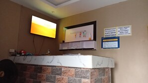 Lobby - REAL P&D HOTEL AND SUITES  (Ifon)