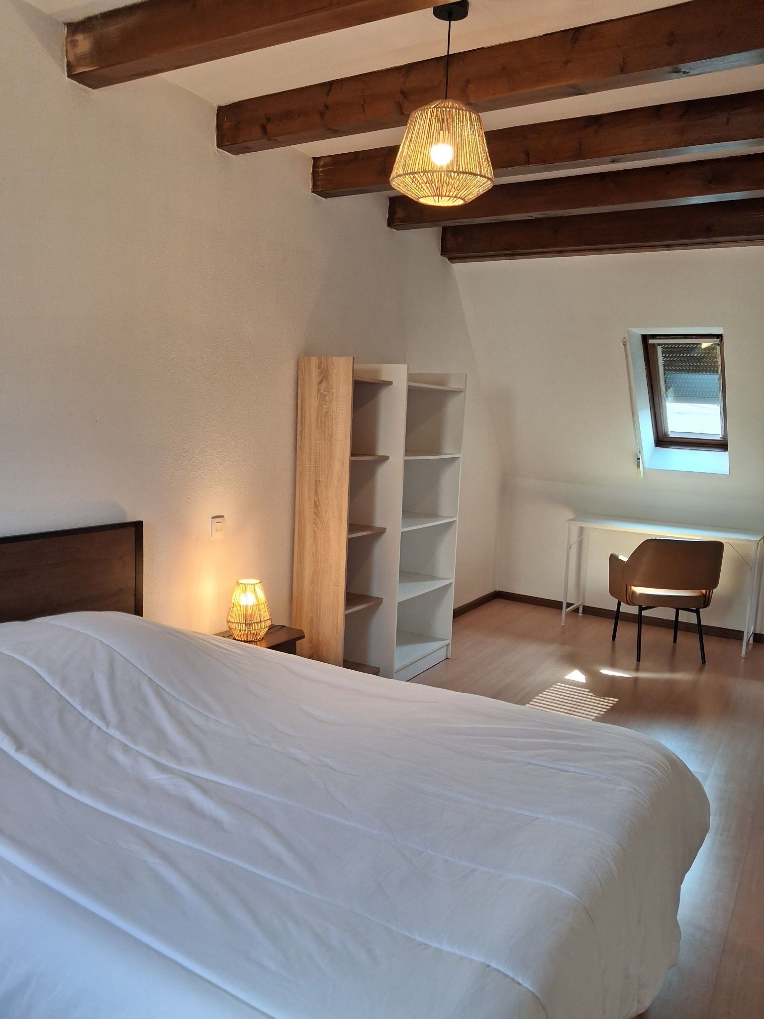 2 slaapkamers, een strijkplank/strijkijzer, beddengoed