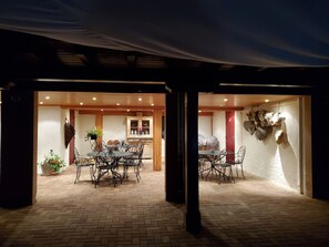 Dining - Vrbo Property (Avolsheim)