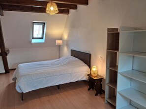2 Schlafzimmer, Bügeleisen/Bügelbrett, Bettwäsche